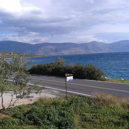 Apartament Niriides Galaxídhion