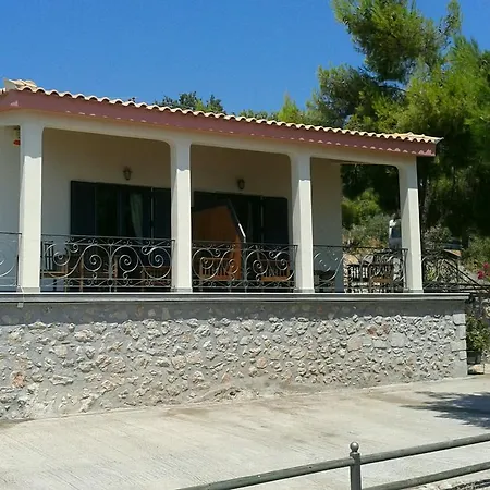 Apartment Niriides