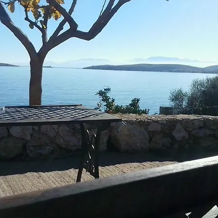 Niriides Apartment Galaxidi