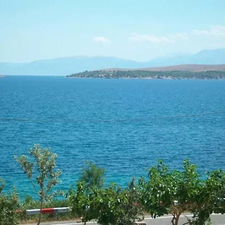 Apartment Niriides